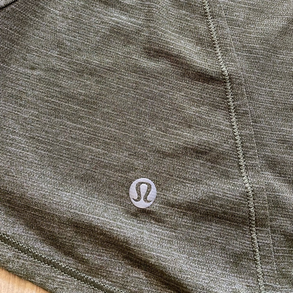 Lululemon workout tank - Picture 2 of 3